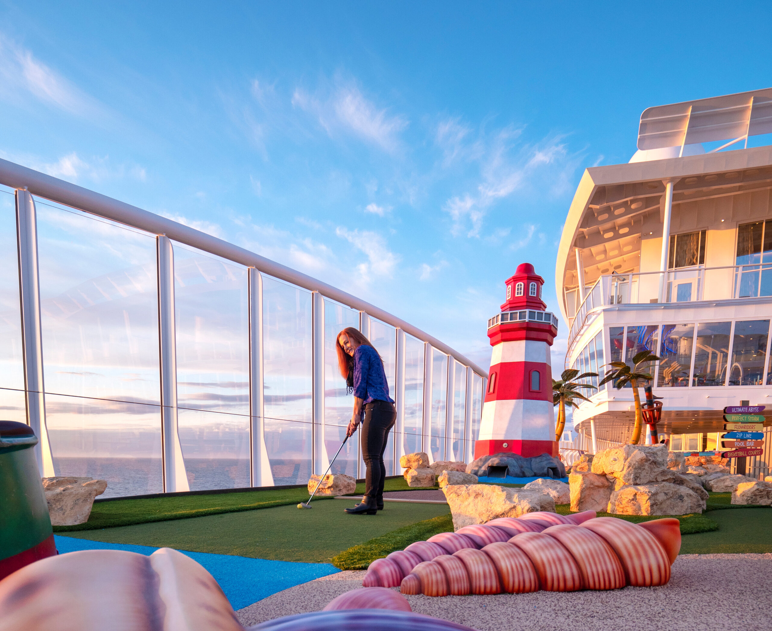 MiniGolf-RCI_SY_Europe_April_2018_Jeven Dovey_Symphony_Miniture Golf_P1199770_Square_RET